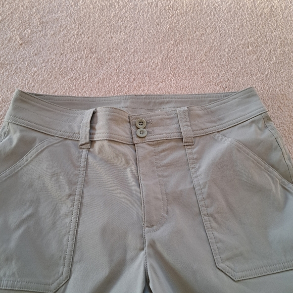 Eddie Bauer Bermuda Shorts Women's Size 4 Green Rolled Hem Neutral Shorts - Picture 3 of 11
